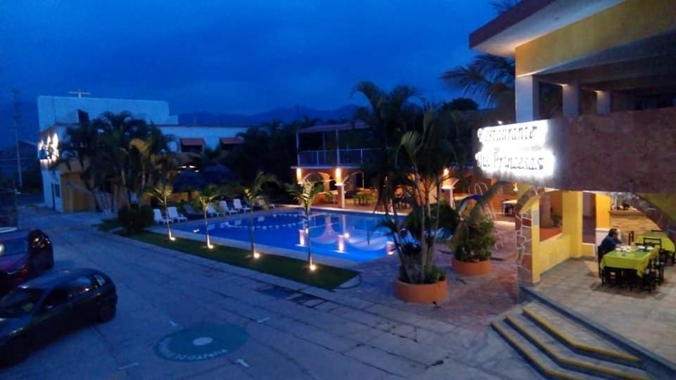 Hotel San Carlos ياوتيبيك المظهر الخارجي الصورة